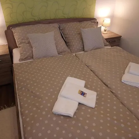 Dolina Apartamento Eger